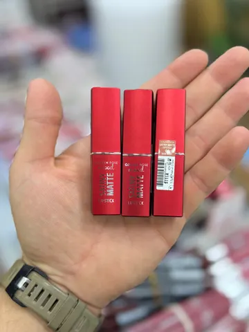 رژ جامد گلدن رز مدل satiny matte