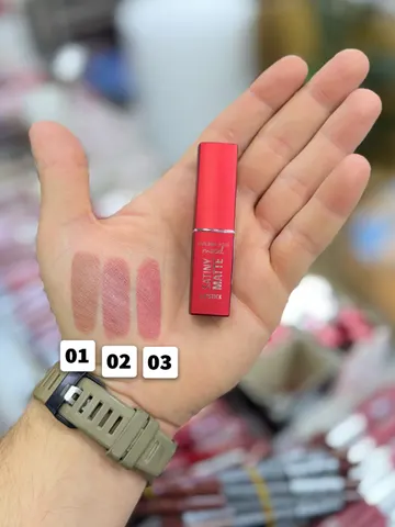 رژ جامد گلدن رز مدل satiny matte